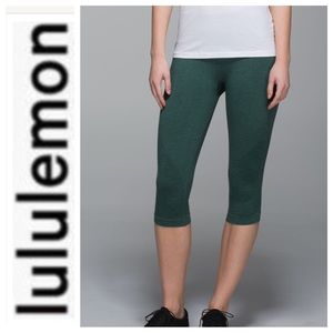 LULULEMON IN THE FLOW CROP II LEGGINGS IN HEATHERED FOREST GREEN SIZE 4